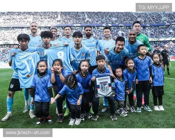 中超联赛球迷文化日益繁荣 主场氛围热烈彰显足球魅力